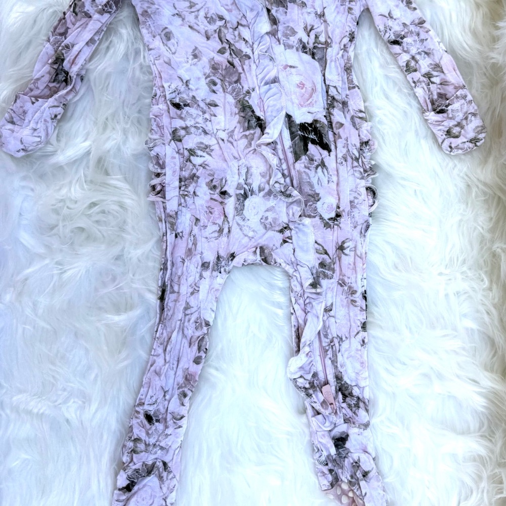 Little Bum bums Ruffled zipper footie